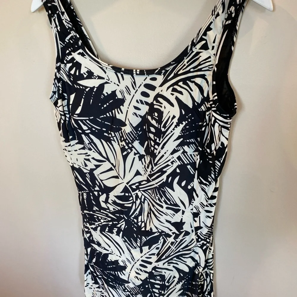 Shore Shapes Swimwear Suit Size 12 Black / White One Piece Floral